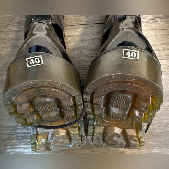 Woman’s Black Patent Leather Laced Boots - Size 40 - Picture 11 of 15